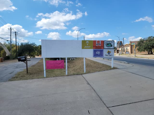 Anderson Mill Food Truck Court