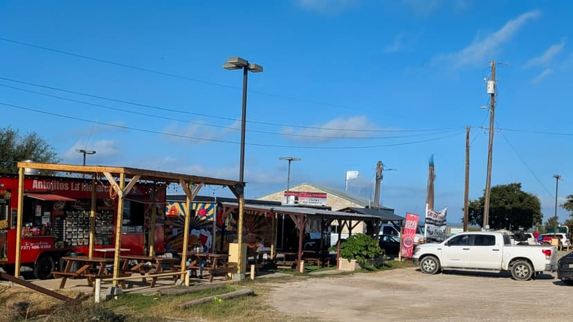Muffin Shop Auto Spicewood on Hwy 71