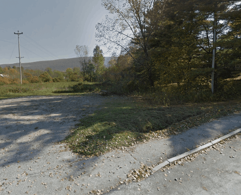 Full time spot to rent off busy road