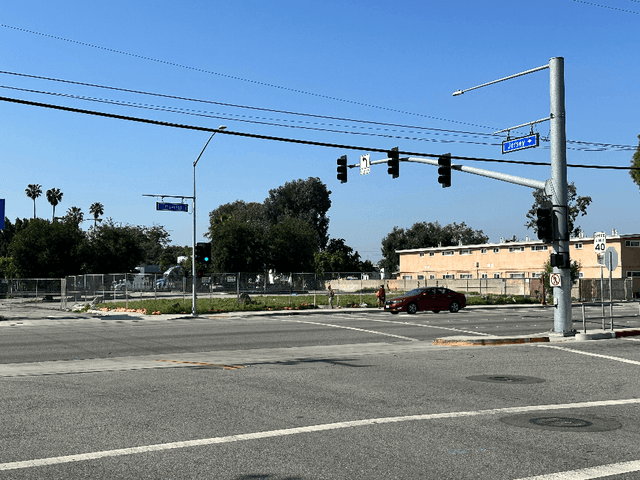 Very Busy Signalized Intersection
