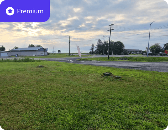 Great location on road between Ottawa and Montreal